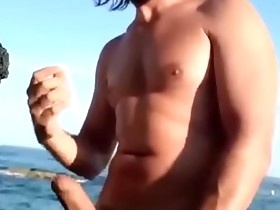 Jerking off in the beach